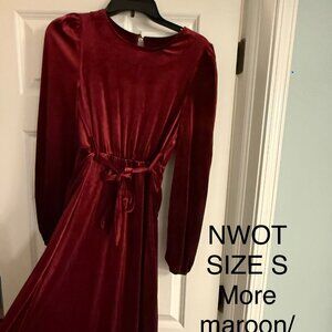 Maroon/burgundy velvet midi dress. Size S